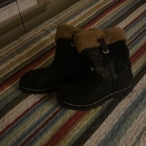 Men’s Ugg Leather Boots. Size 9